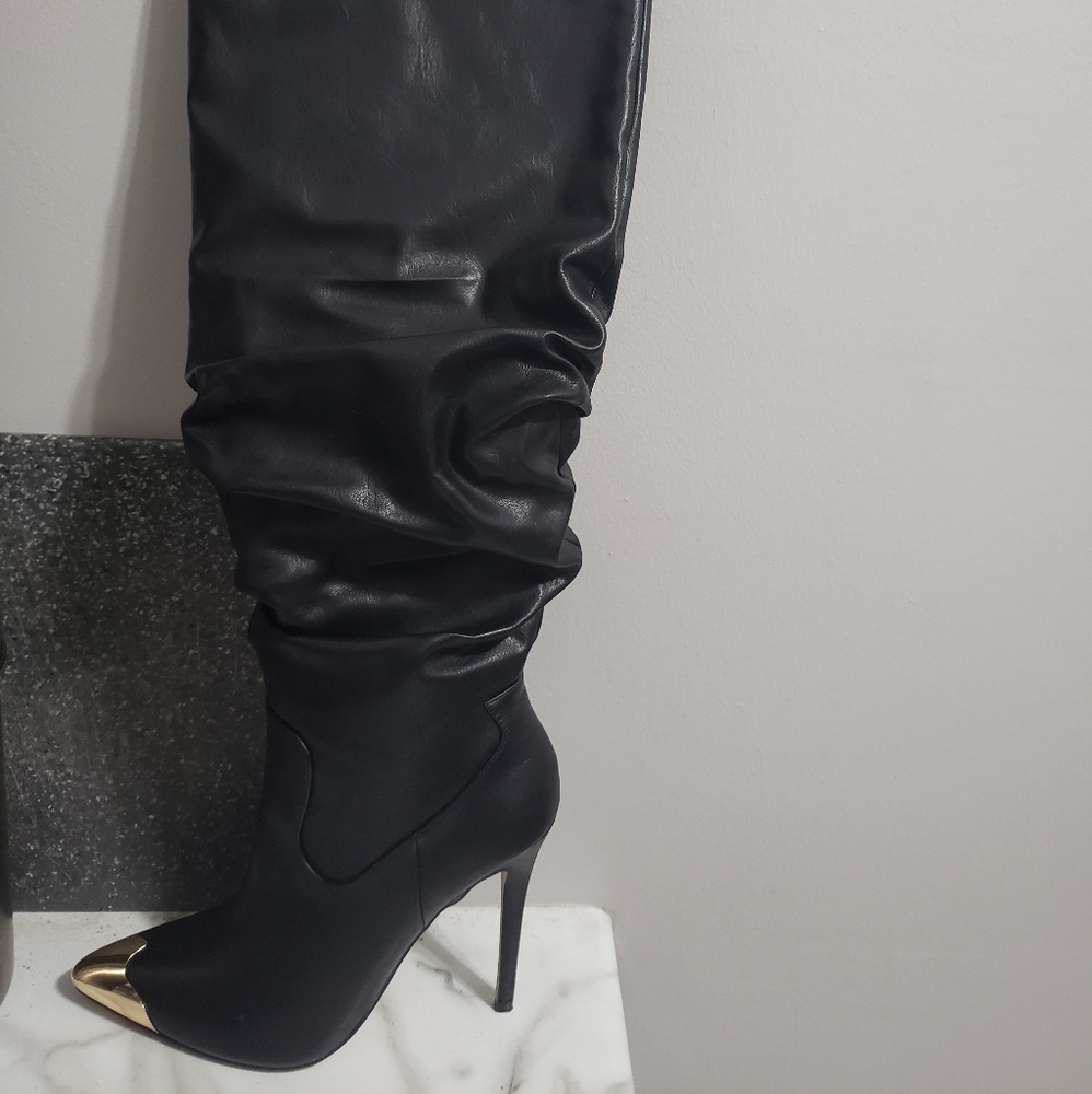 Knee length dress boot